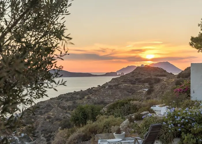 Milos Sunset Delux 特里皮蒂